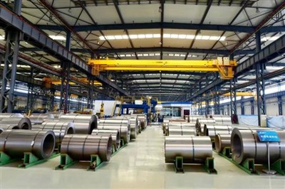 Jaudas paplašināšana un tirgus konkurence strukturālā pieprasījuma apstākļos